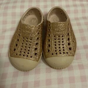 Native Kids Glittery Gold Slip-On Sneakers